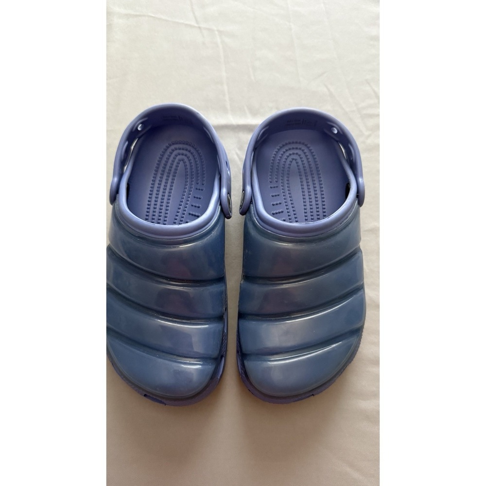 Crocs Women's Neo Puff Light Blue EUC Men 4 Women 6 Water Resistant Vented Shoes